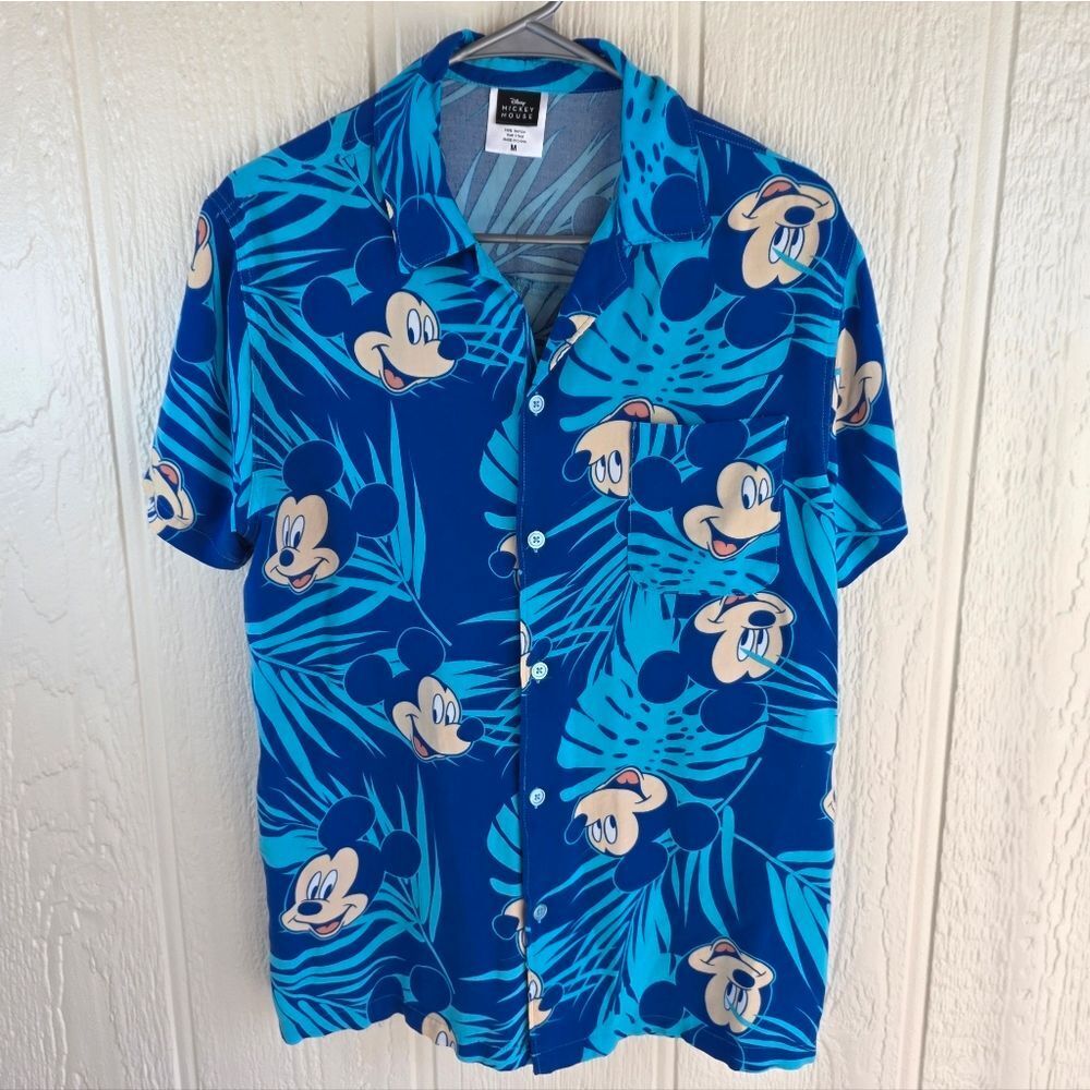 Men's Disney Blue Mickey Mouse Hawaiian Button-Down Shirt, Size Medium